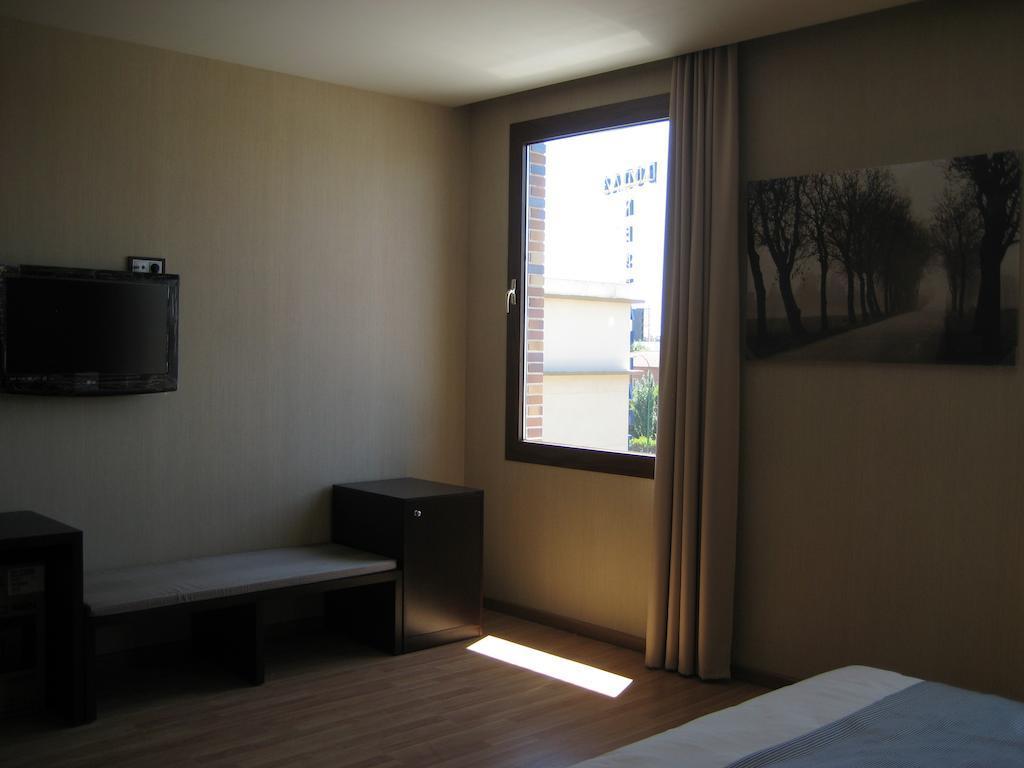 Hotel Dinastia à Getafe Extérieur photo